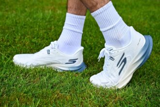 SKECHERS AERO SPARK : Speed, Innovation, and Performance Review