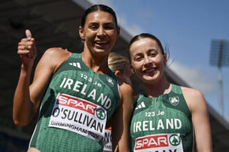 SARAH & SOPHIE INTO THE 1500M FINAL!